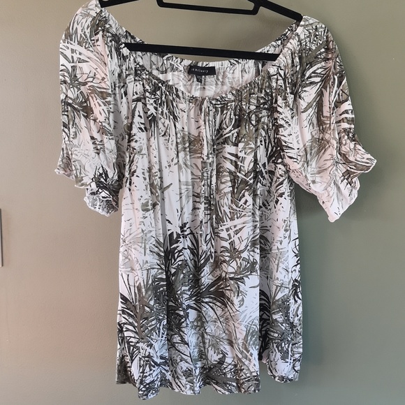 Sanctuary Green Tiki Palm Tropical Print Off The Shoulder 3/4 Sleeve Top Sz L - Picture 3 of 11